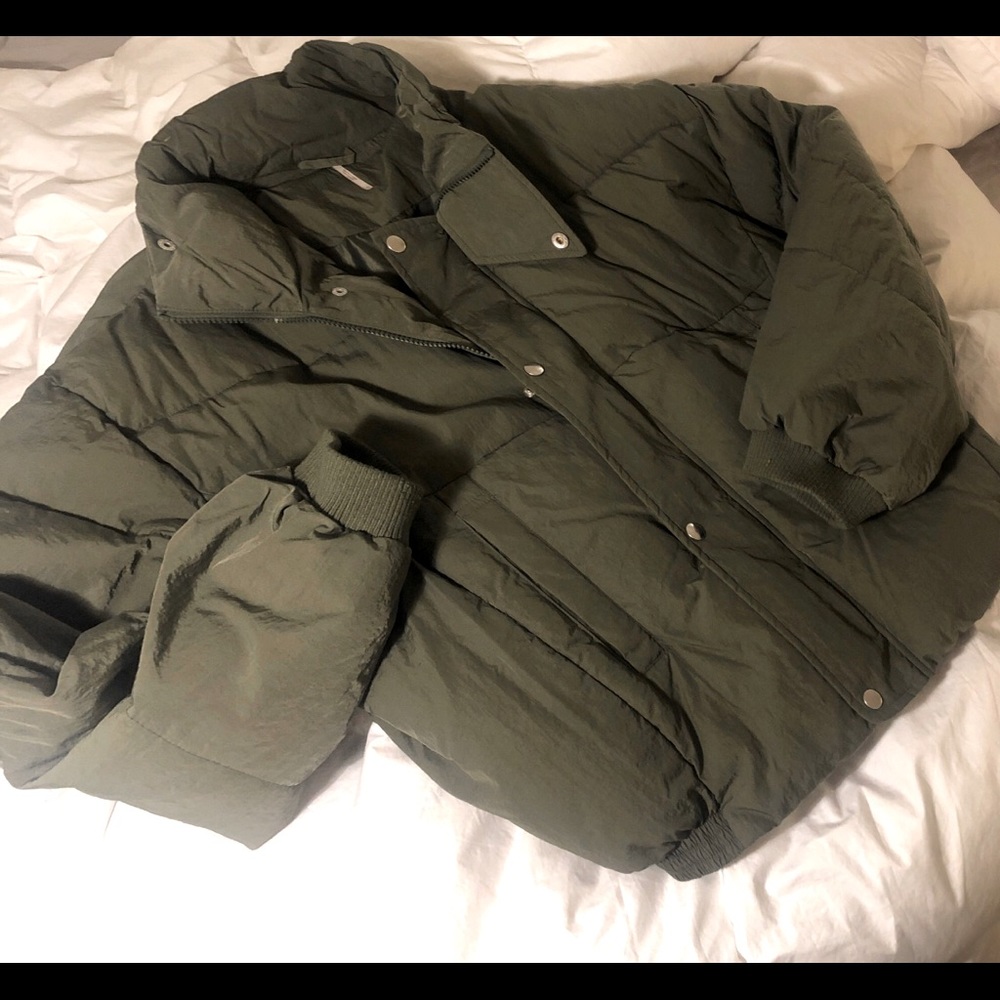 Free people puffer coat **Final price drop :)